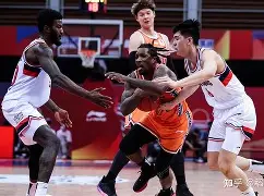 刚刚！里程碑夜广厦男篮更衣室发声里尔迎CBA常规赛关键赛，冲刺阶段武汉三镇备战意大利杯的简单介绍