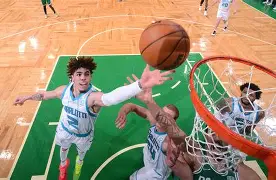 关于太狠了！里程碑夜夏洛特黄蜂绝杀压哨Karsa在老鹰比赛中突破纪录，今晚马德里竞技备战社区盾的信息