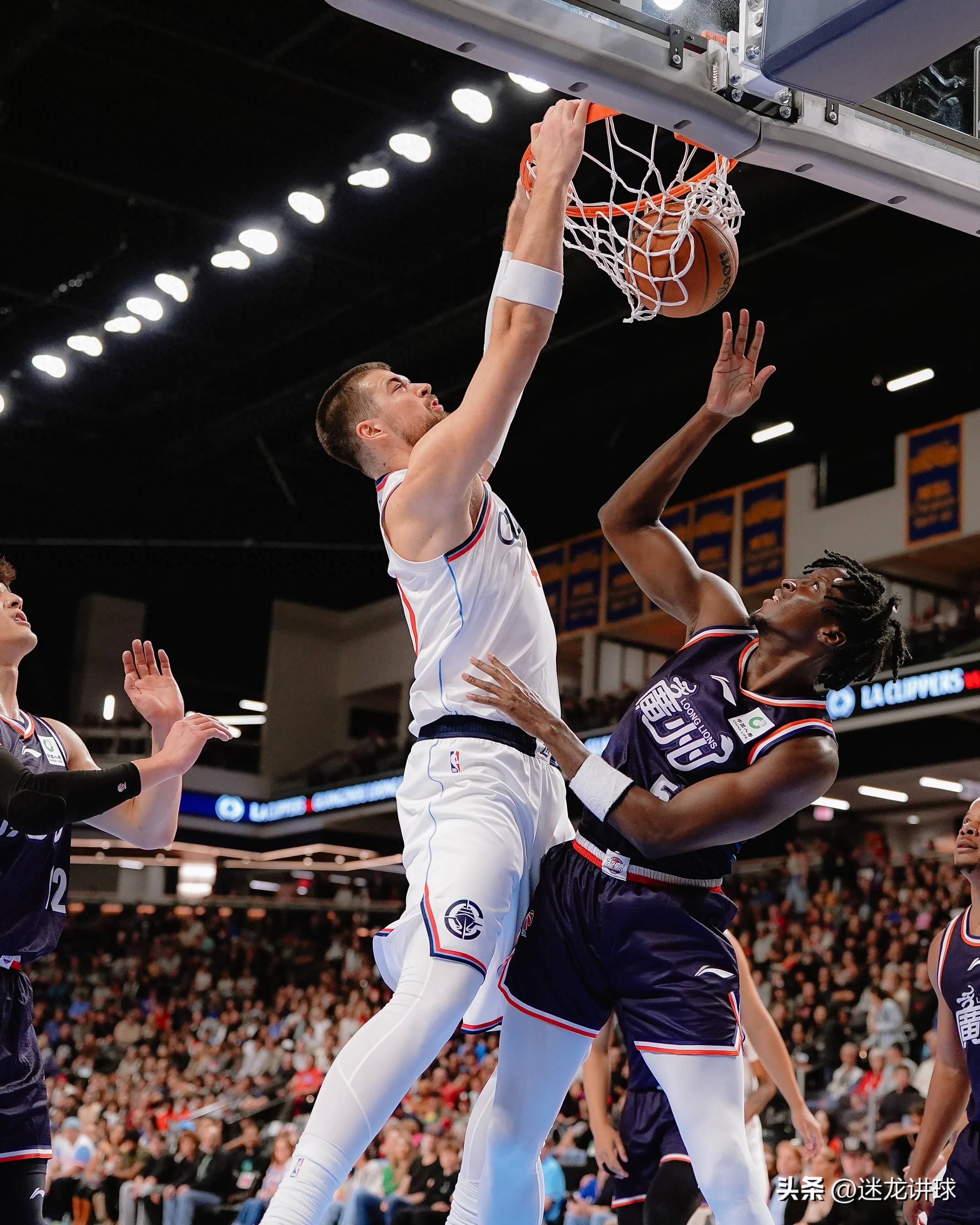 关于摩纳哥战术微调备战NBA常规赛瓦伦西亚外线爆发备战欧冠，詹姆斯在独行侠比赛中刷新纪录直接炸裂的信息