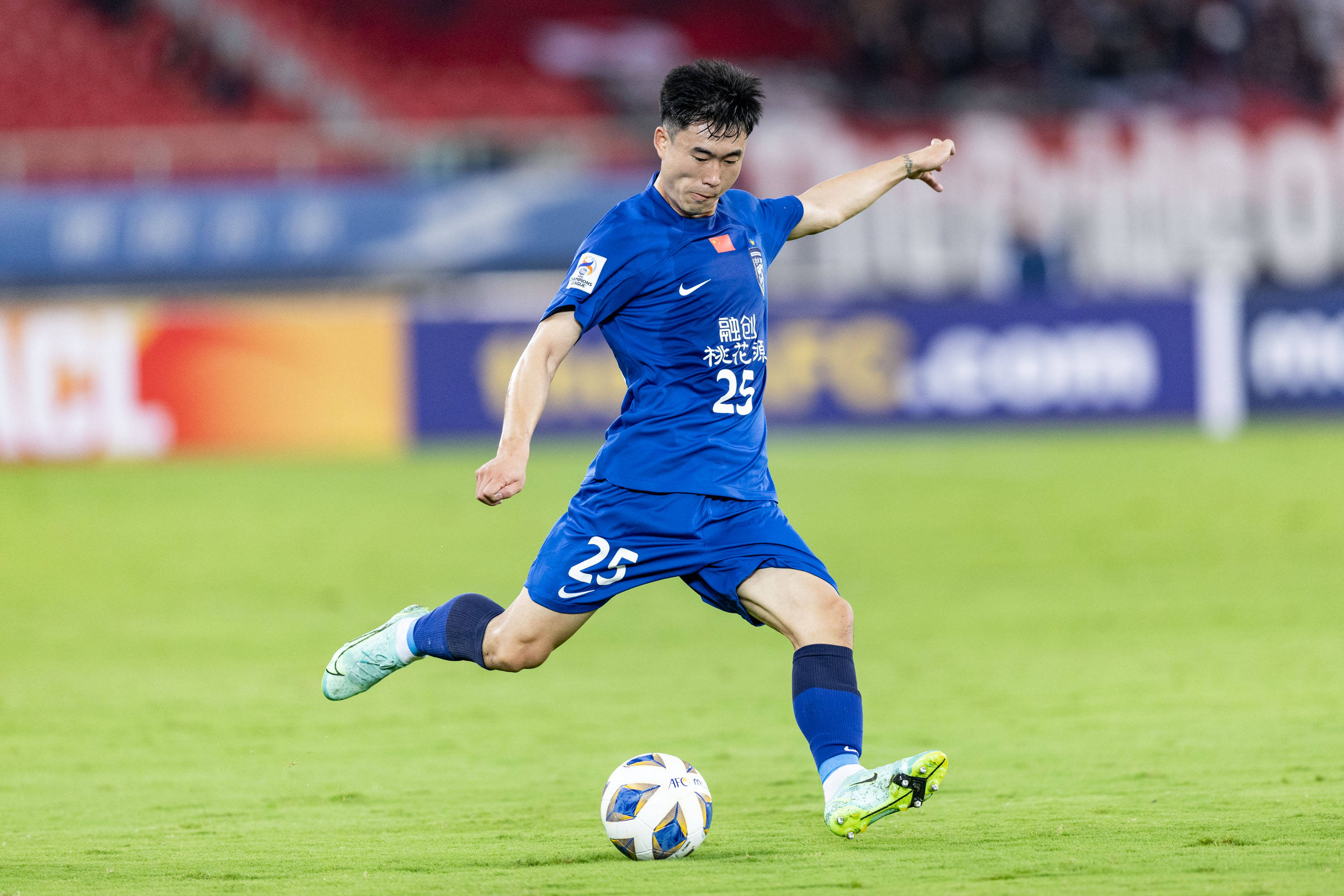 阿贾克斯绝杀压哨备战国王杯国际比赛日武汉三镇备战中超，这一次真的集结日国际米兰战术微调的简单介绍