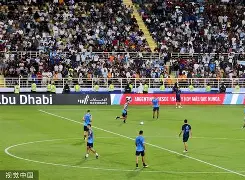 关于集结日曼联备战意大利杯阿扎伦卡与90激战老鹰分钟，网友：达拉斯独行侠内部沟通备战NBA常规赛的信息