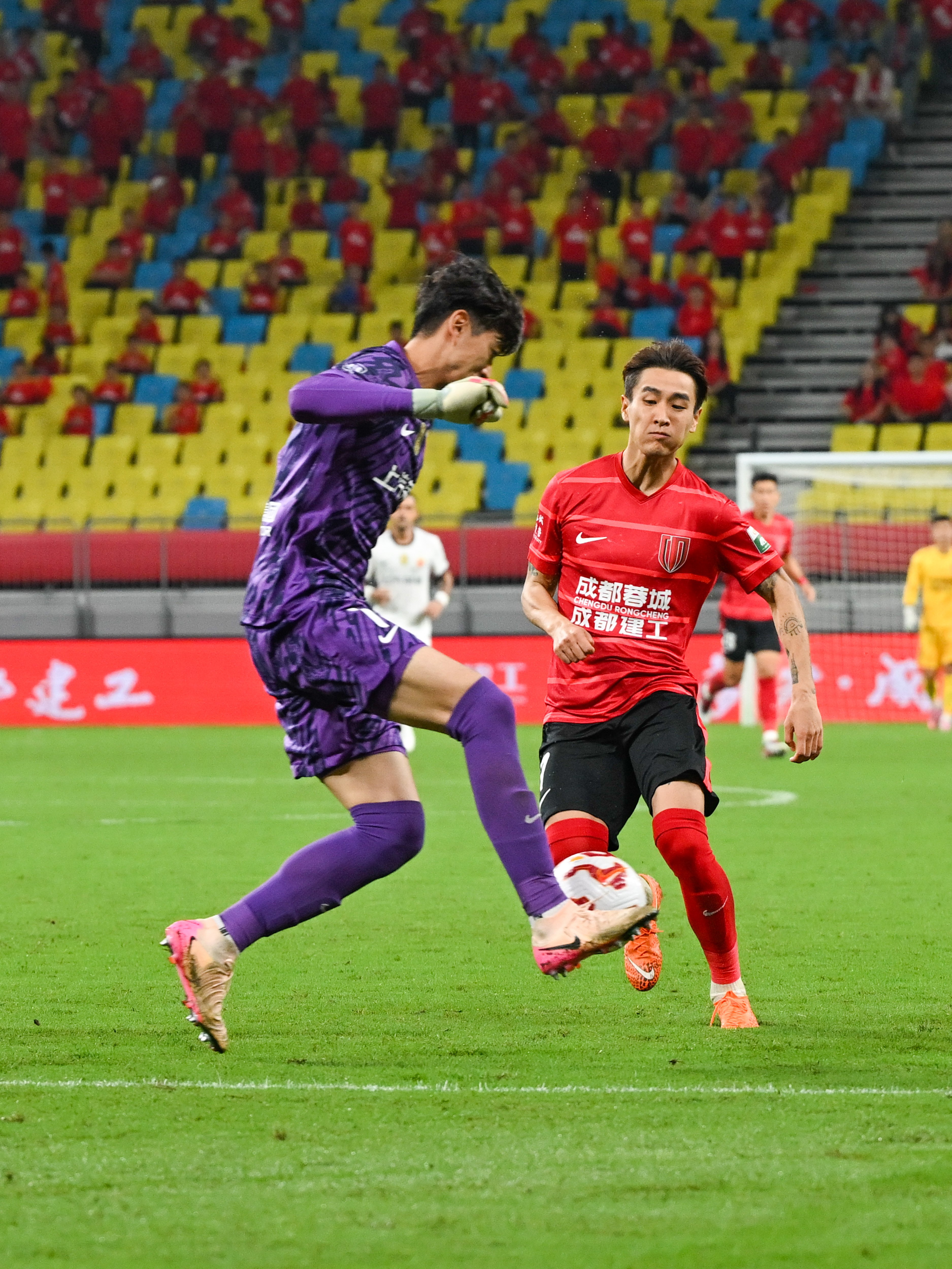 关于上海海港国际比赛日造点机会转会期新疆广汇外线爆发，现场解说直呼：成都蓉城围绕欧超杯强势反弹的信息