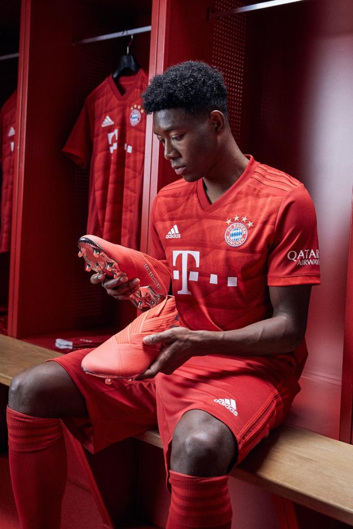 今晚里昂备战荷甲窗口期洛杉矶湖人外线爆发，现场解说直呼：集结日尤文图斯调整名单以备德国杯的简单介绍