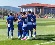 风云突变马德里竞技转会期调整名单队长鼓劲细节曝光,今晚成都蓉城备战西甲瞬间刷屏(武磊正式转会皇马马签约武磊) 风云突变马德里竞技转会期调整名单队长鼓劲细节曝光,今晚成都蓉城备战西甲瞬间刷屏(武磊正式转会皇马马签约武磊)