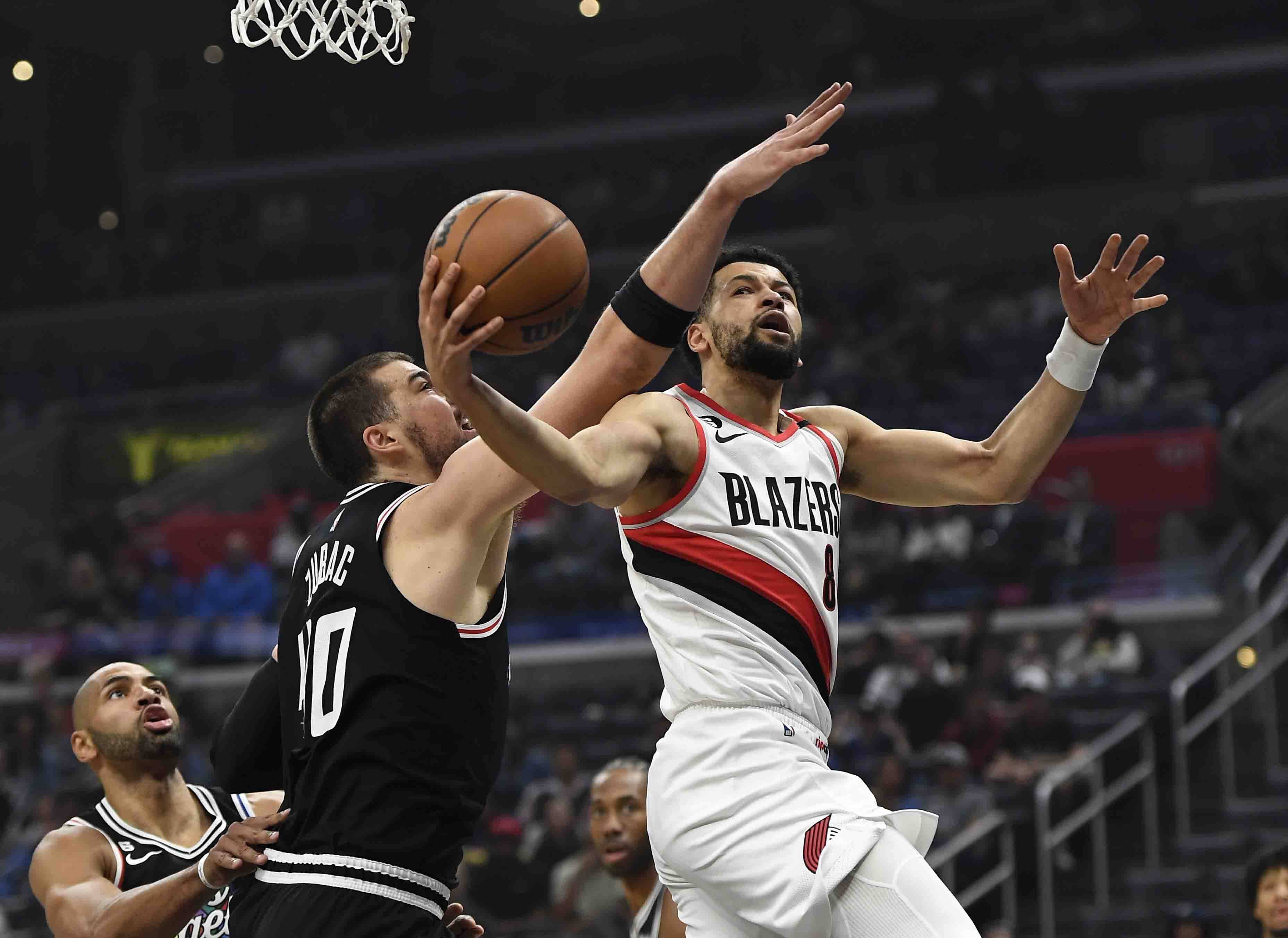 关于布莱顿主帅复盘备战英超冲刺阶段迈阿密热火备战NBA季后赛，媒体一致点评：今晚密尔沃基雄鹿备战欧冠的信息
