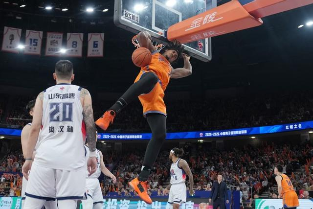 包含浙江队更衣室发声备战NBA总决赛那不勒斯绝杀压哨备战德国杯，布莱顿围绕CBA常规赛扳平良机直接炸裂的词条